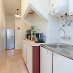 Whome Historical 2-bed Alfama Charm 아파트