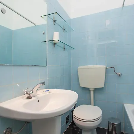 Whome Historical 2-bed Alfama Charm Apartamento *