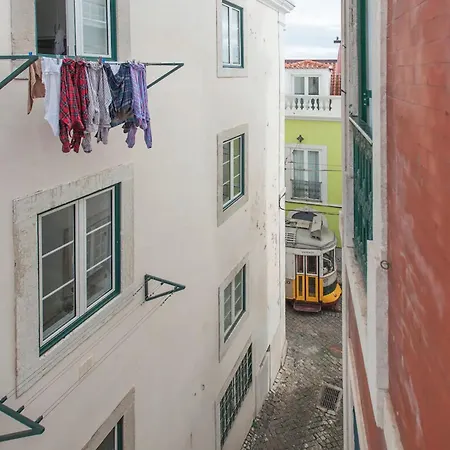 Whome Historical 2-bed Alfama Charm Apartamento